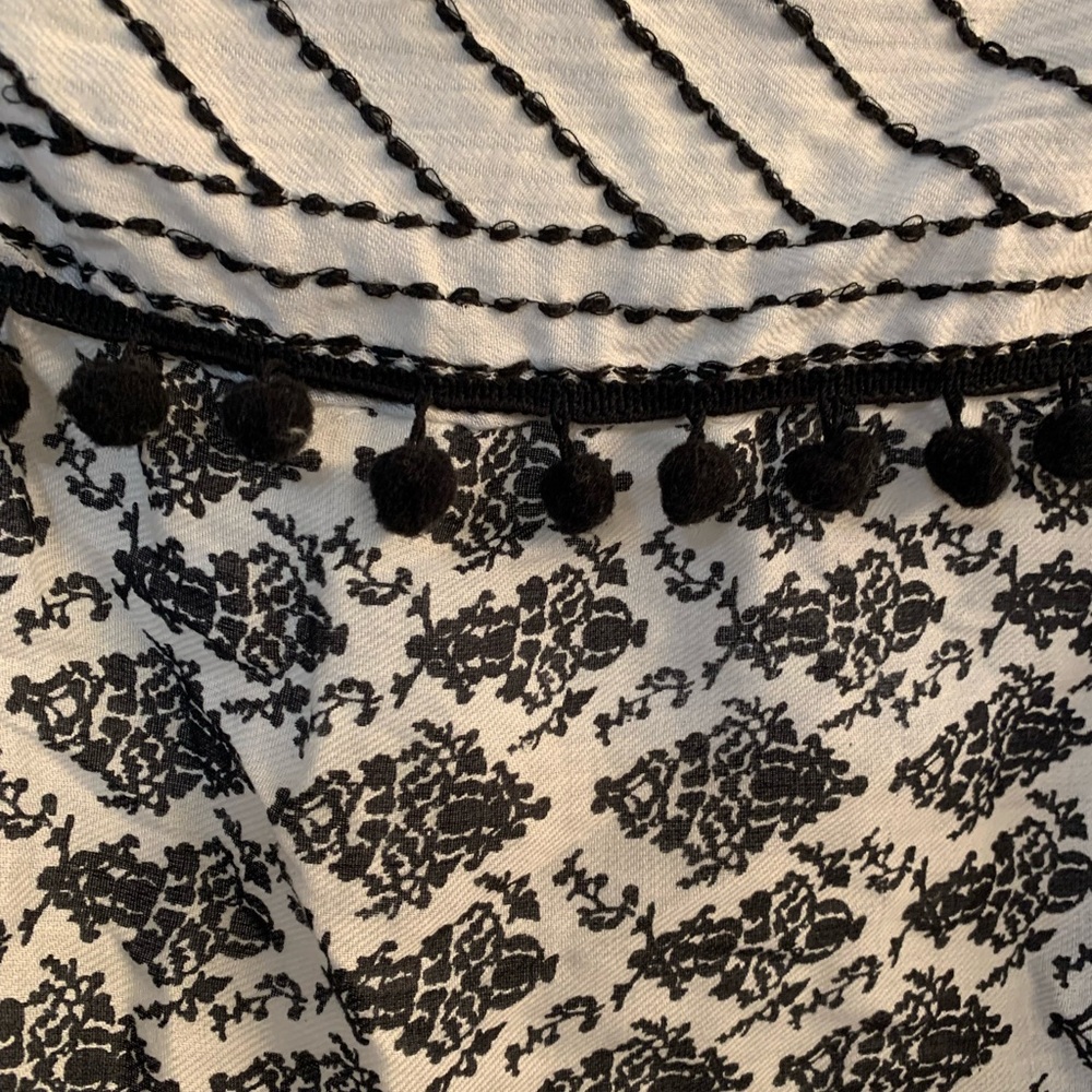 Women’s LOFT infinity scarf - Picture 3 of 14